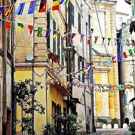 Battubelin, Nel Centro Di Апартаменты Санремо